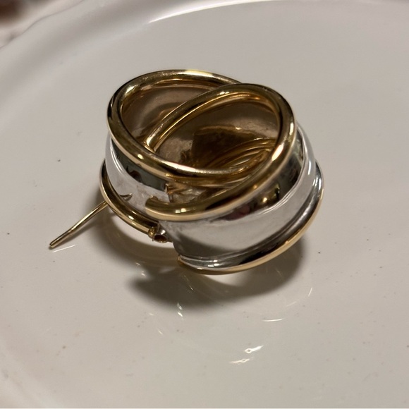 14K Two tone Huggie - Hoop earrings Estate - Picture 4 of 14